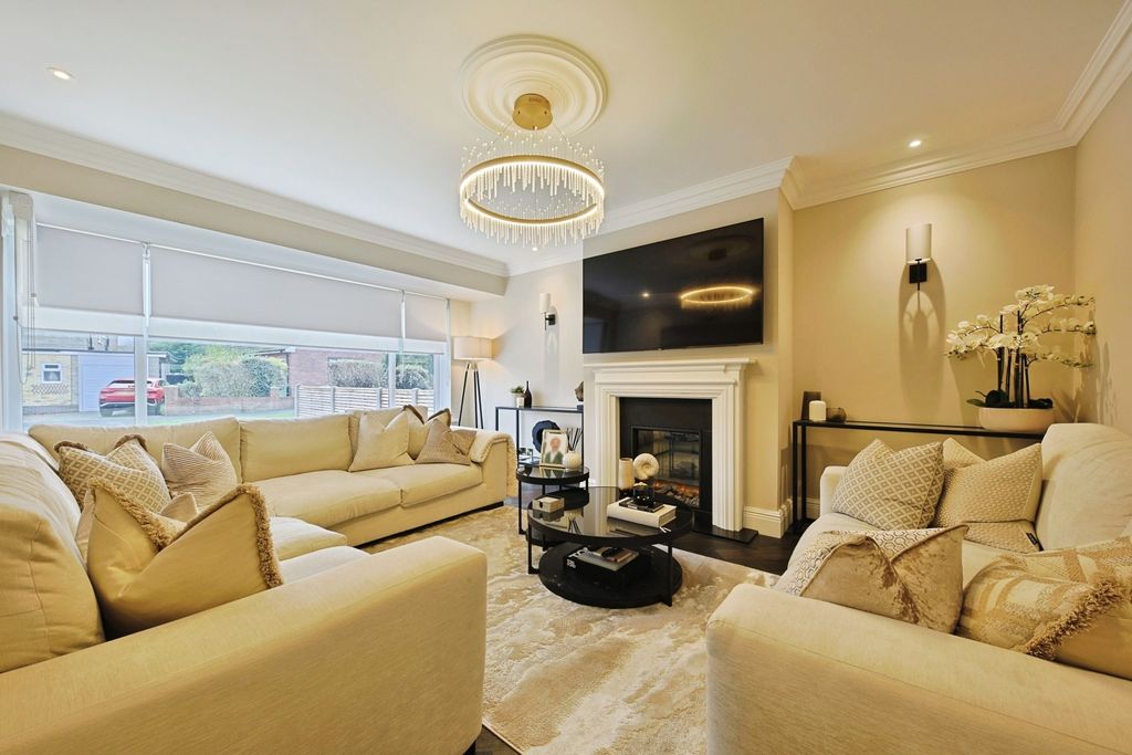 Property photo 3 of 16 4682236