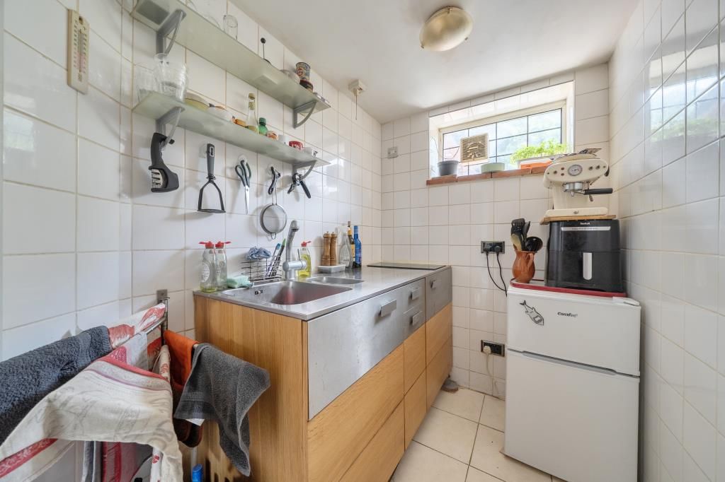 Property photo 3 of 21 Kitchen
