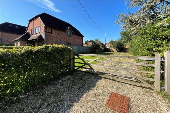Property photo 2 of 8 Brimpton 4.Jpeg