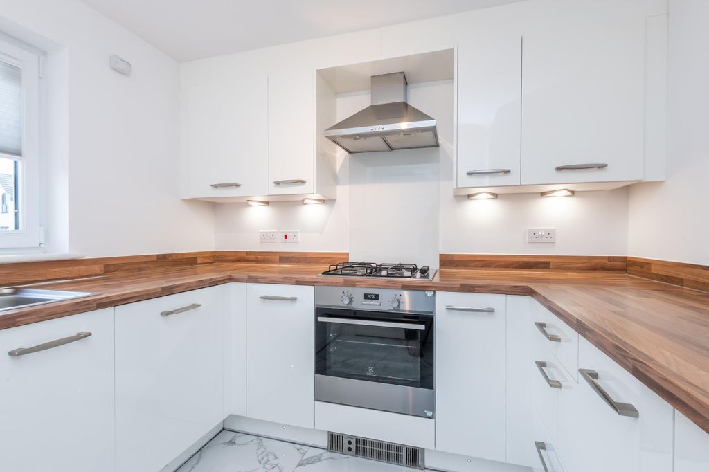 Property photo 3 of 26