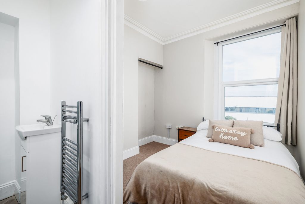 Property photo 1 of 3 0025
