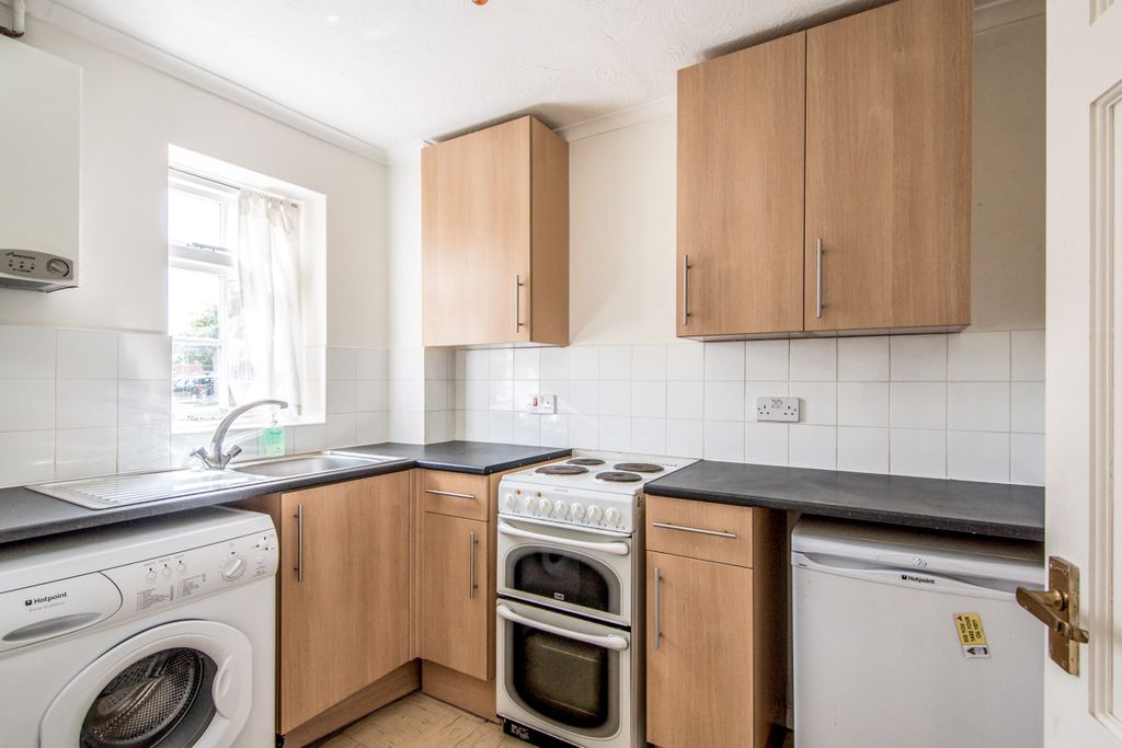 Property photo 2 of 7 62 Beatrice Street (