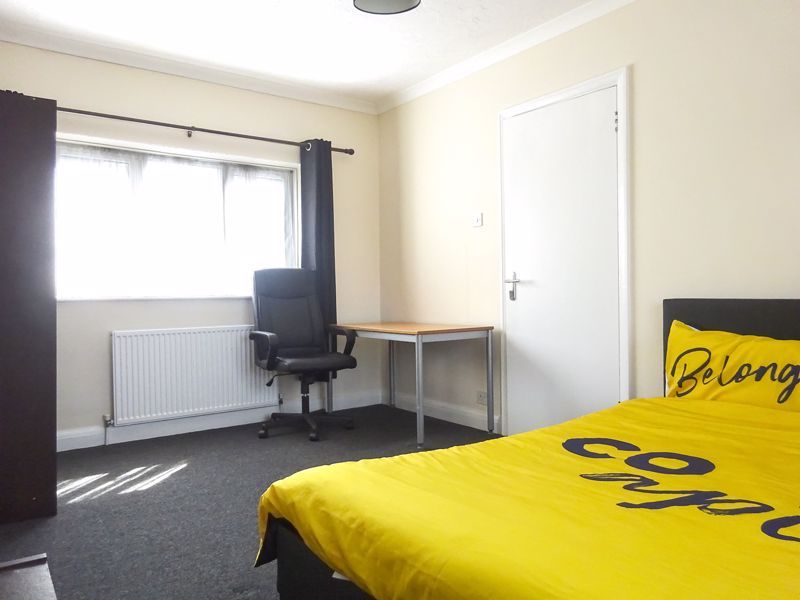 Property photo 1 of 10 Bedroom