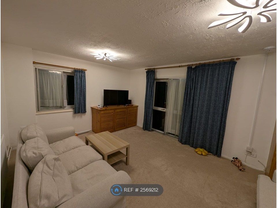 Property photo 2 of 16 Living Room