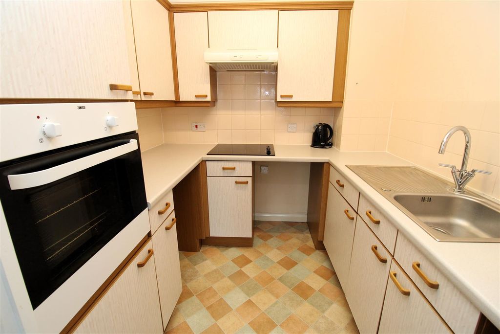 Property photo 2 of 17 New Kitchen1.Jpg