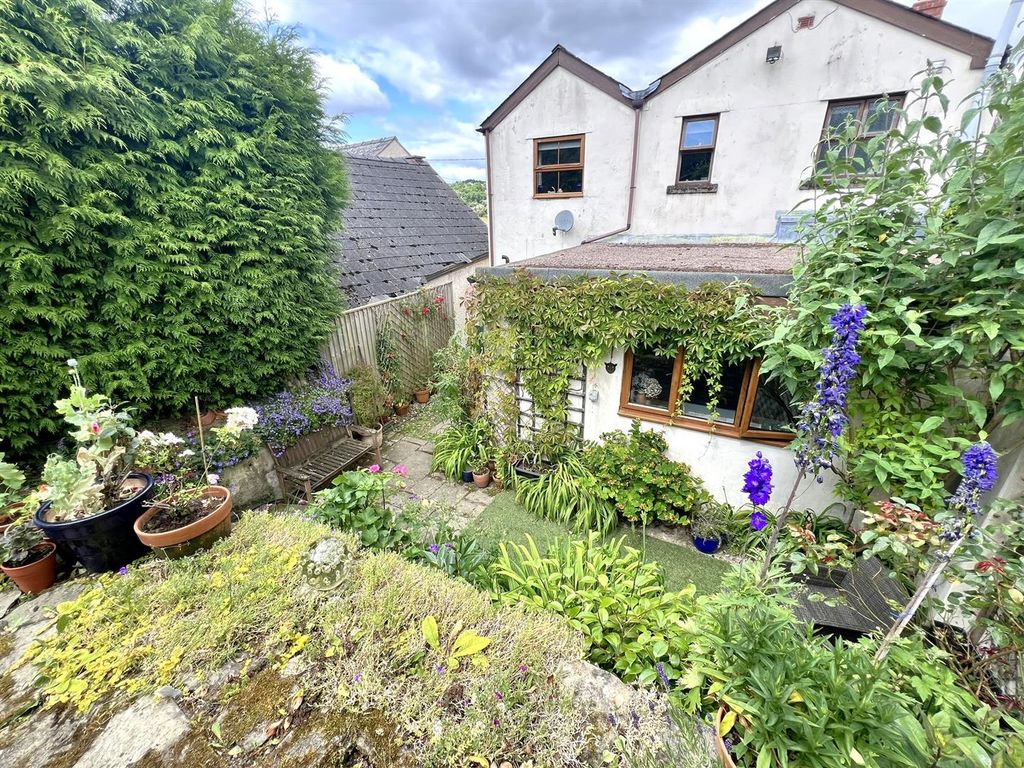 Property photo 1 of 30