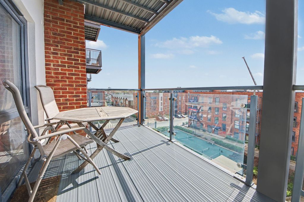 Additional image 6 of 2 bed flat for saleJohn Thornycroft Road, Centenary Quay SO19