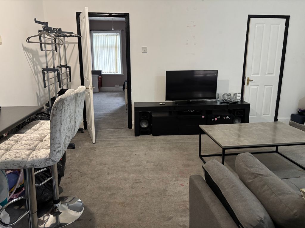 Property photo 2 of 13 Open Plan 