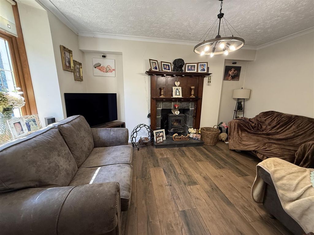 Property photo 3 of 42 Living Room