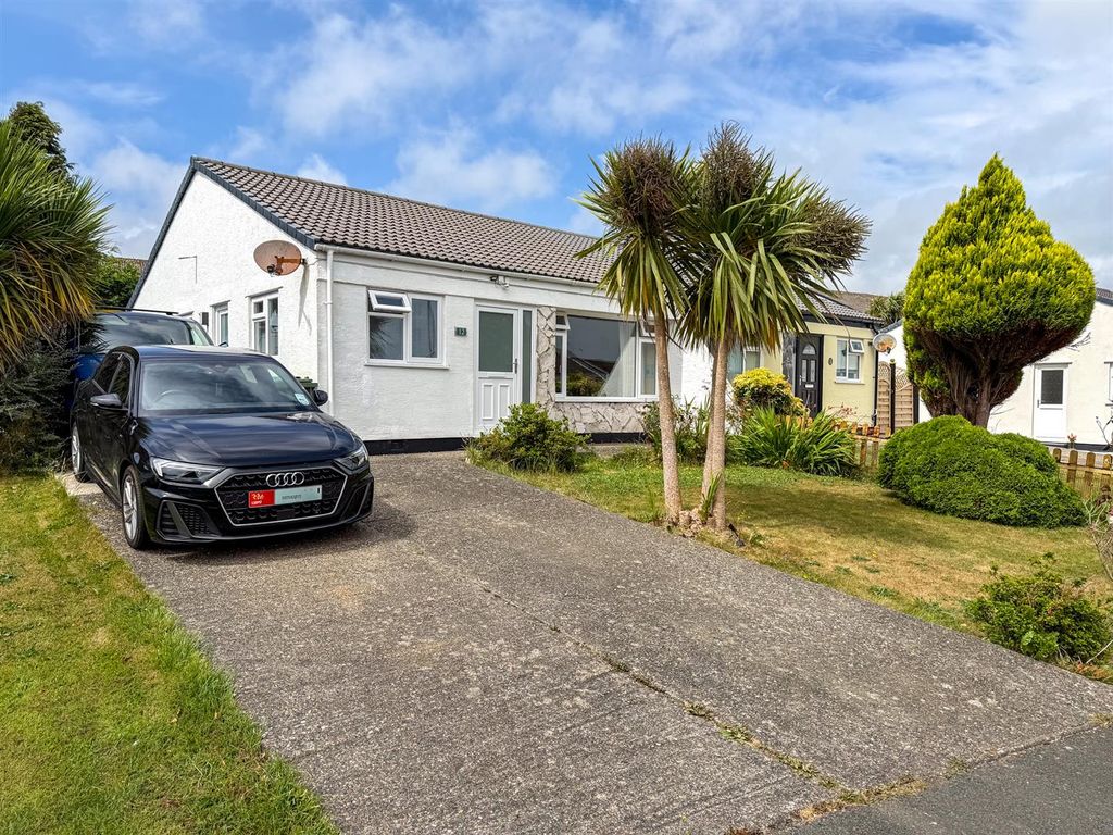 Property photo 1 of 16 12 Bowness Crescent, Onchan (2).Jpg