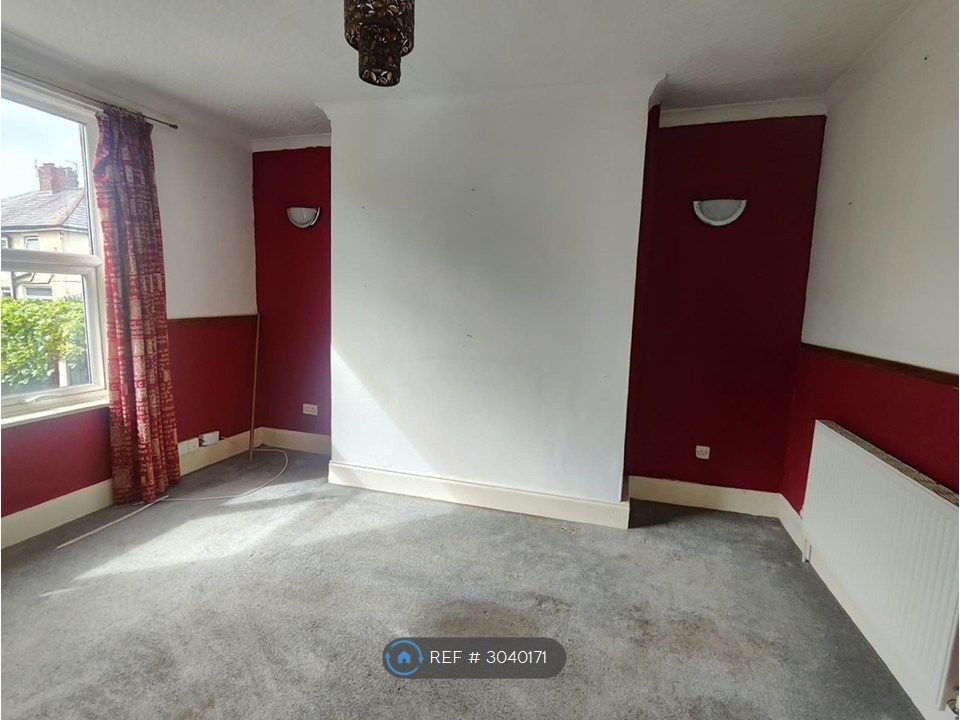 Property photo 3 of 7 Lounge
