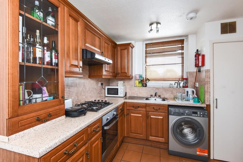 Property photo 3 of 10 Kitchen