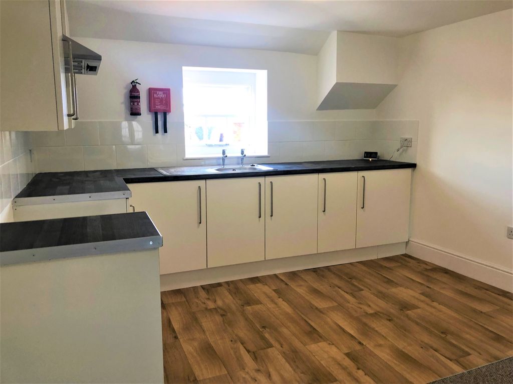 Property photo 1 of 5 Kitchen