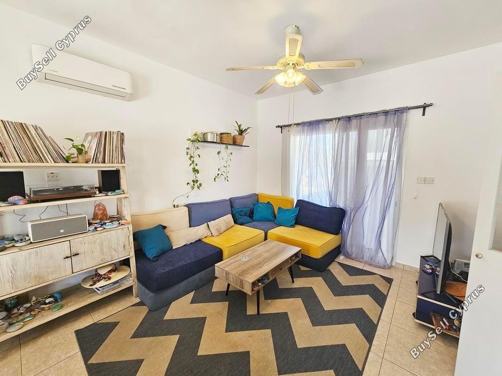 Property photo 3 of 49