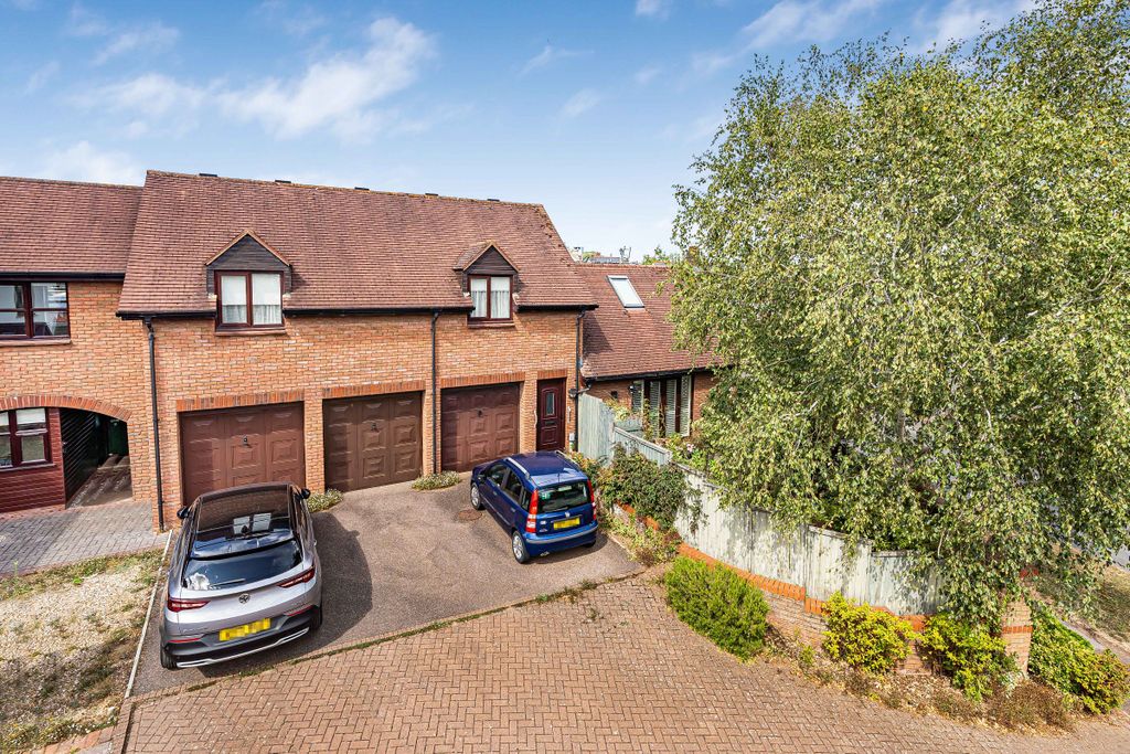 Property photo 1 of 24