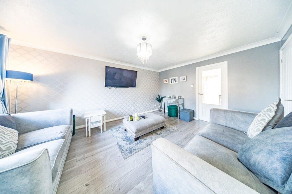 Property photo 2 of 18 3 Deanwood Close Lounge 3.Jpg