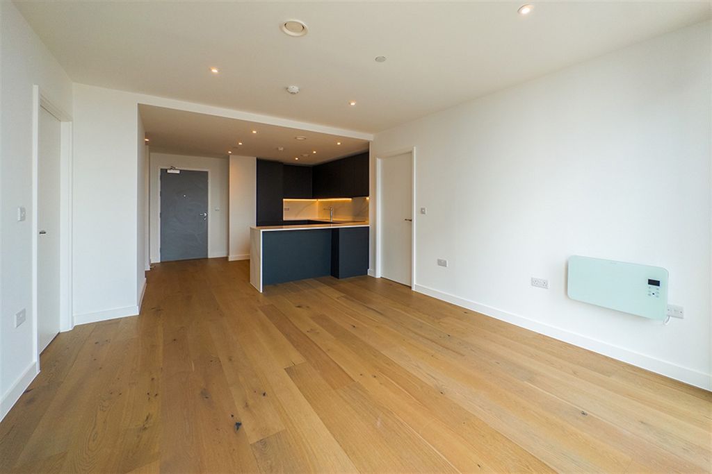 Property photo 3 of 9 (Main)