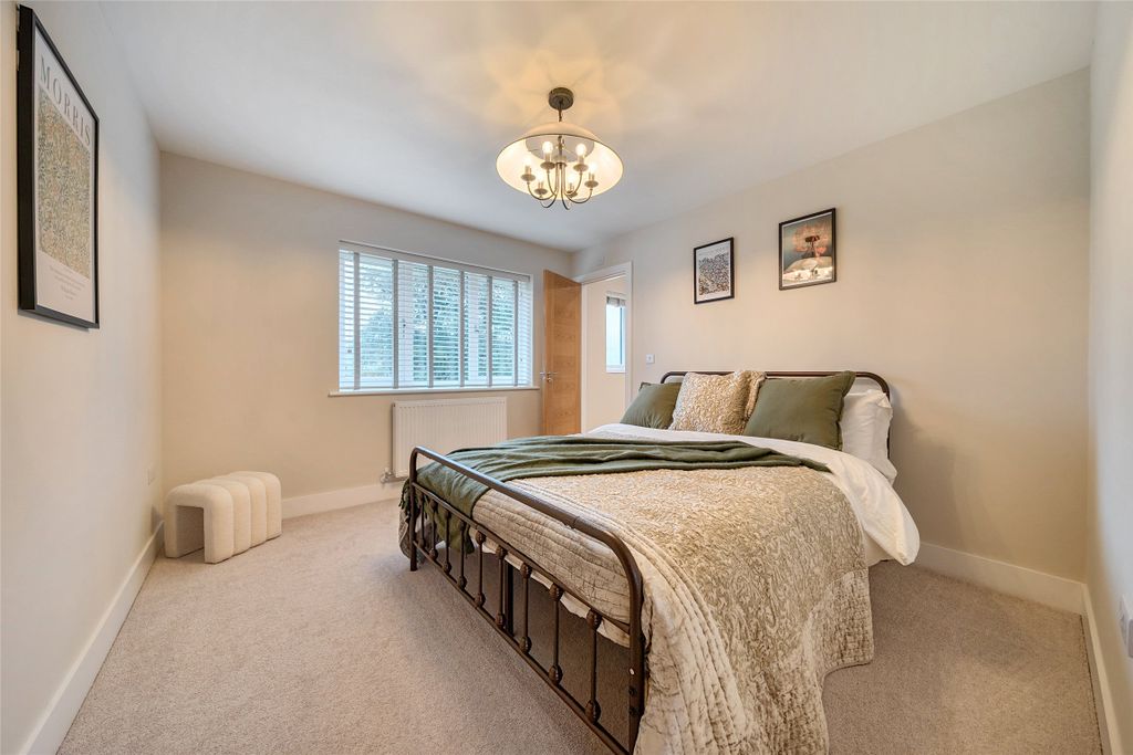 Property photo 3 of 14 Show Home