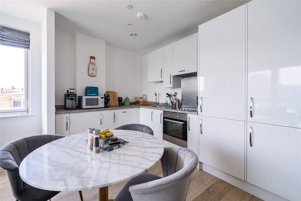 Property photo 3 of 10 Picture No. 05