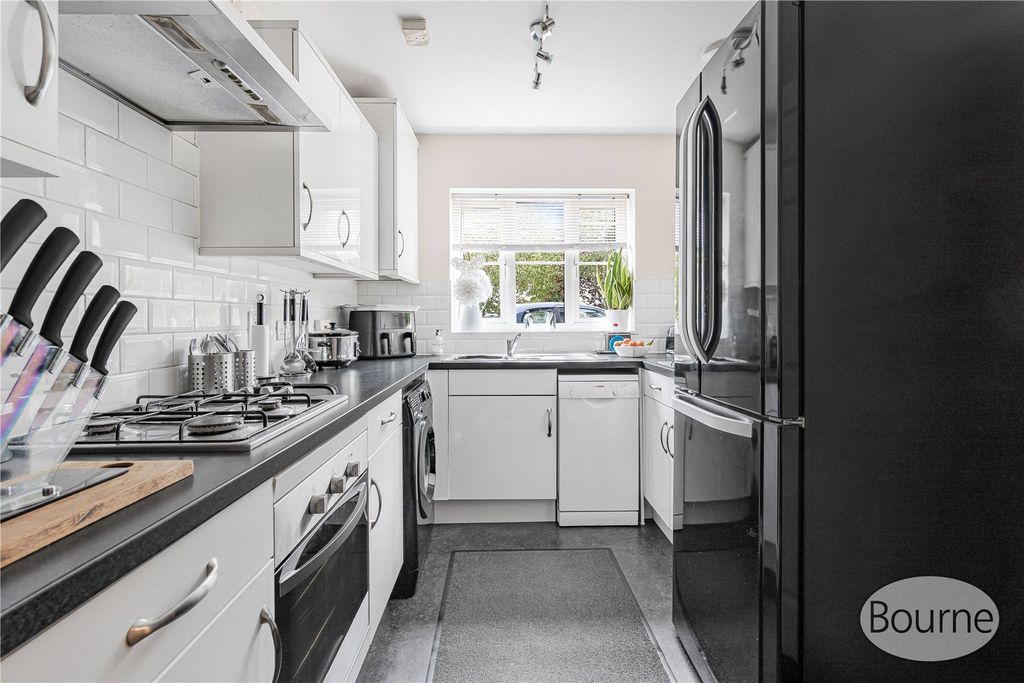 Property photo 2 of 34 Picture No. 30