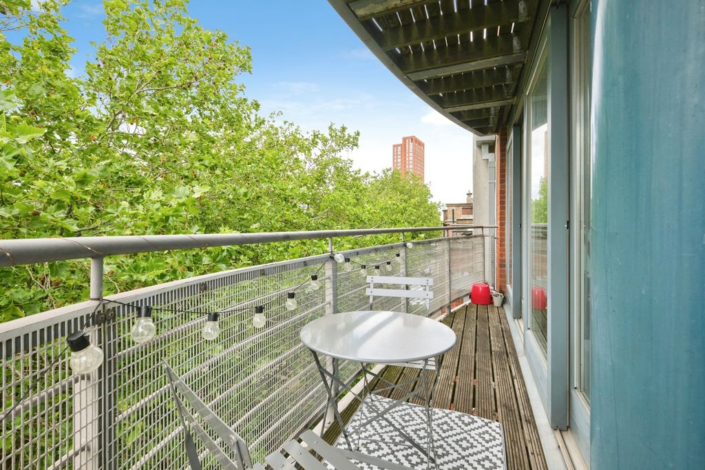Property photo 2 of 18 Pbox-Img.Jpg