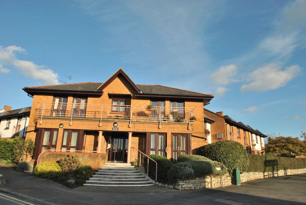 Property photo 1 of 12