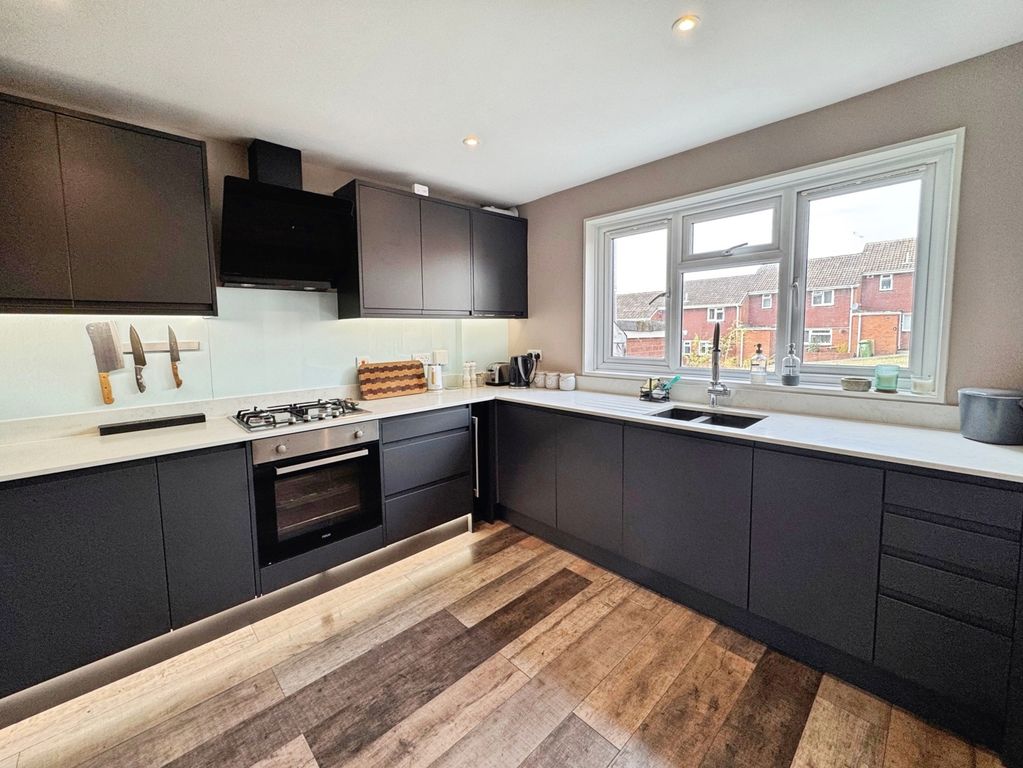 Property photo 2 of 11 Pbox-Img.Jpg