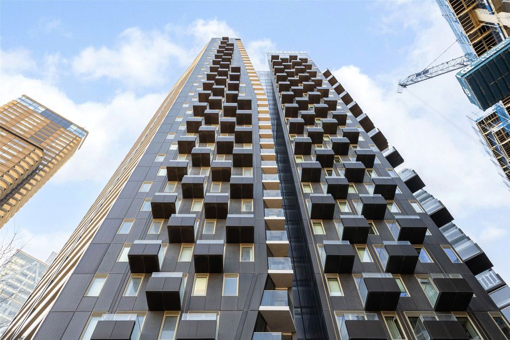 Property photo 3 of 16 The Stage