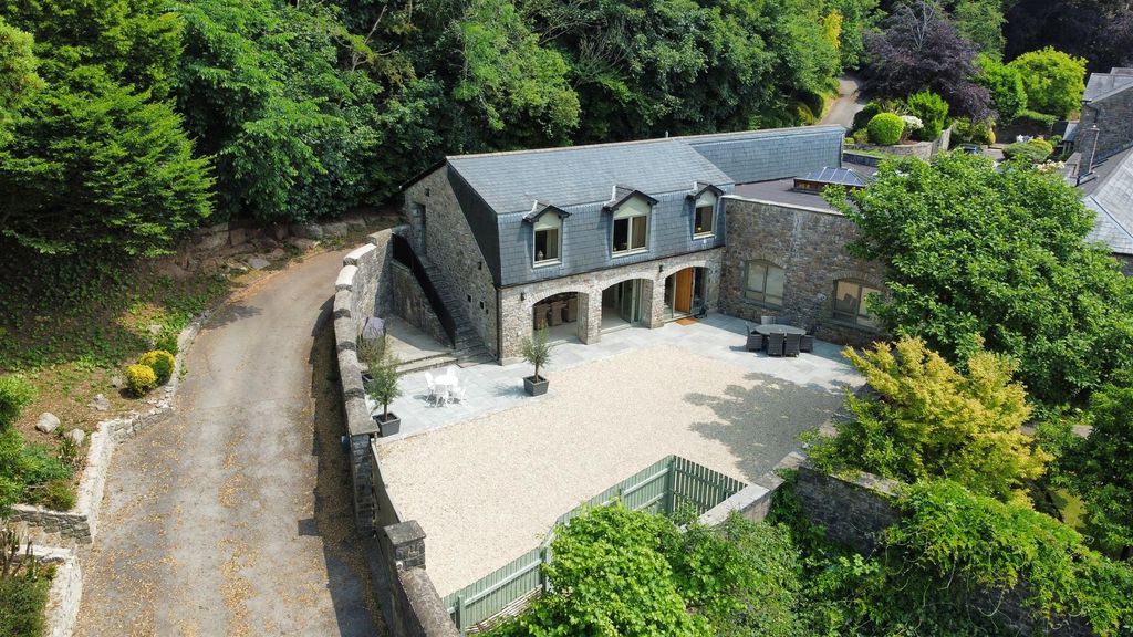 Property photo 1 of 20