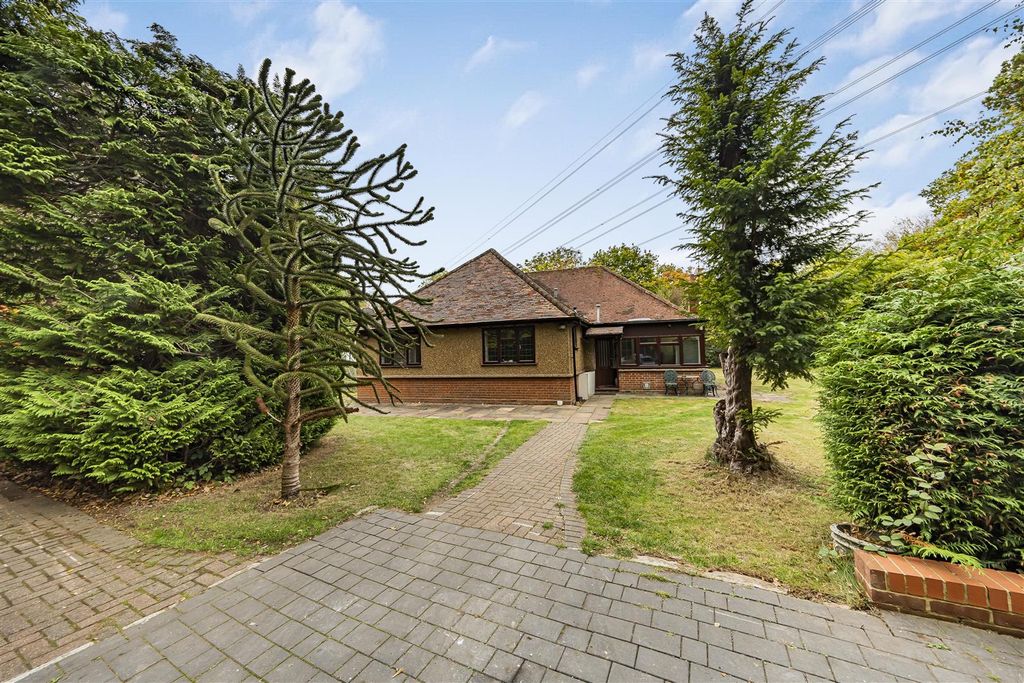 Property photo 1 of 18 Photo Oct 10 2025, 2 16 16 Pm.Jpg