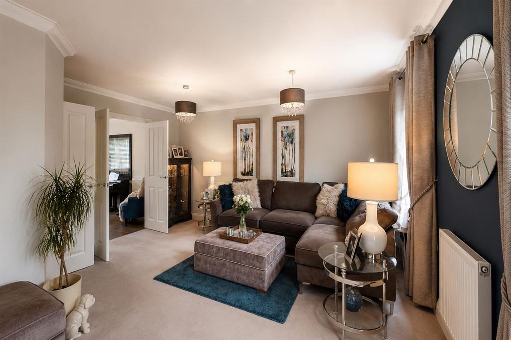 Property photo 2 of 19 Lr2.Png