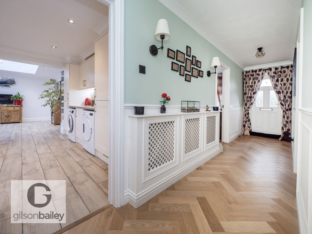 Property photo 2 of 20 25-34Briarclose-41