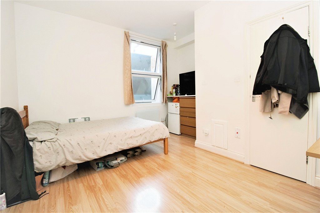 Property photo 2 of 5 Room