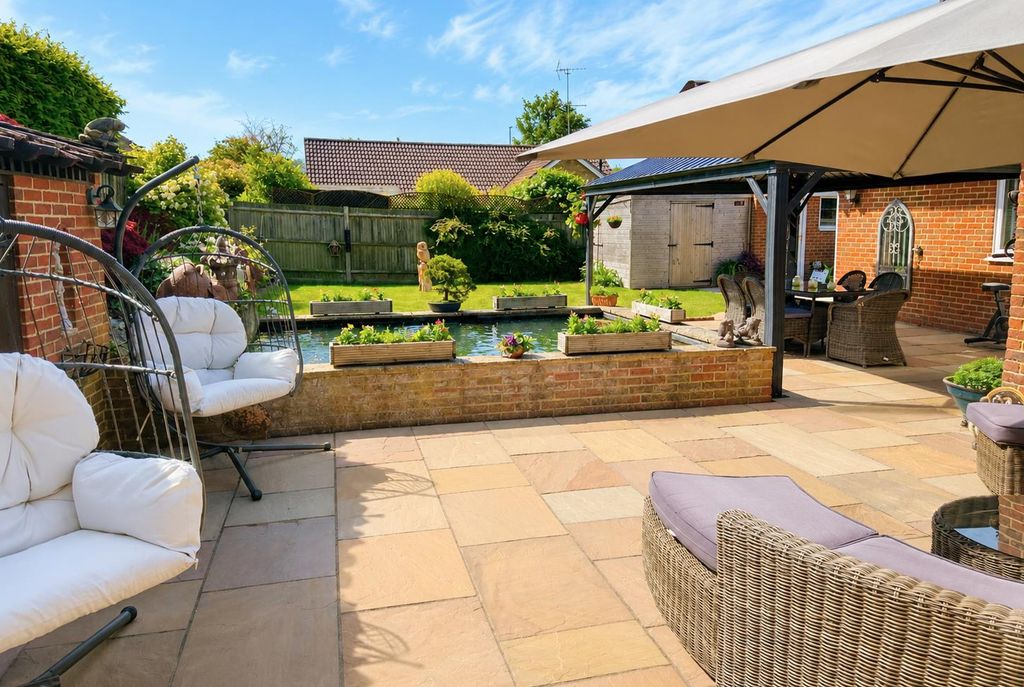 Property photo 2 of 20 Patio.Png