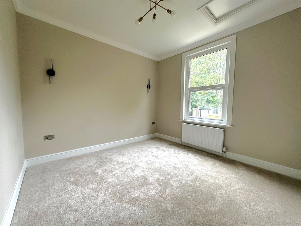 Property photo 3 of 14 Picture No. 13