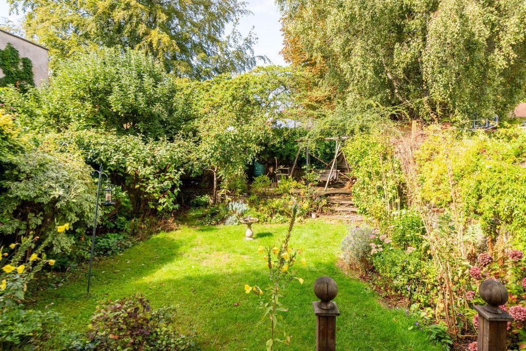 Property photo 2 of 20 Garden