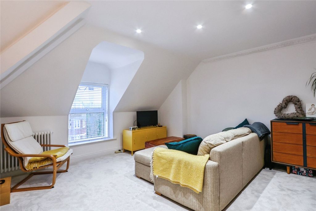 Property photo 2 of 18 Picture No. 16