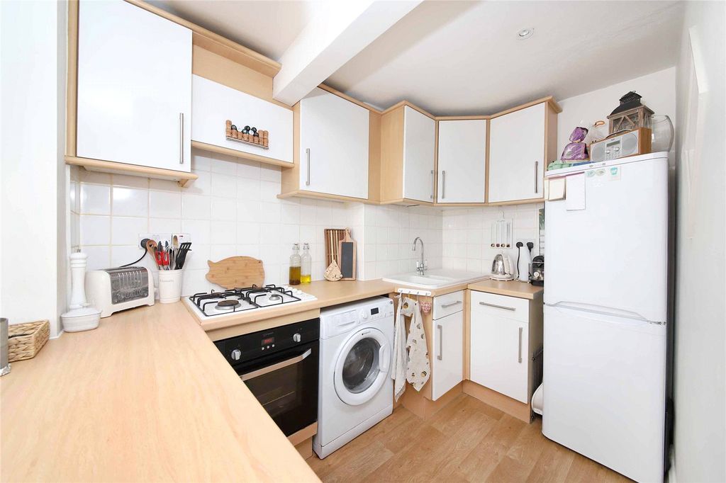 Property photo 3 of 6 Picture No. 22