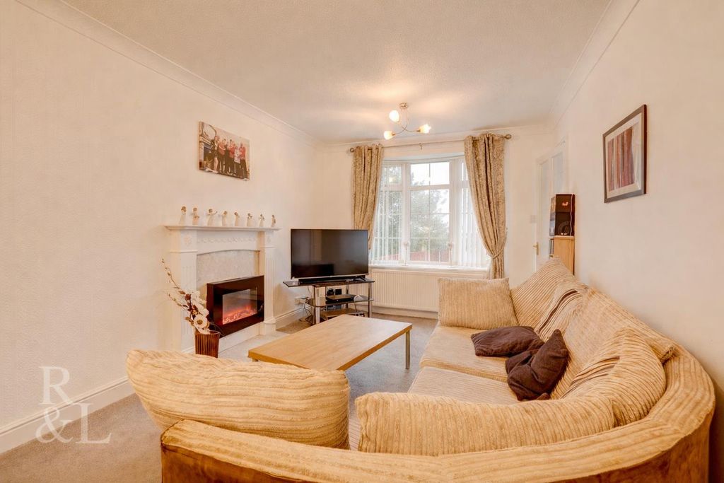 Property photo 2 of 14 Ac23c16B-d74d-44A5-Ab7c-69515647B809.Png