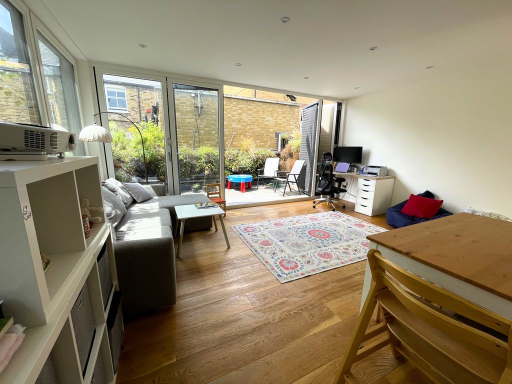 Property photo 2 of 18