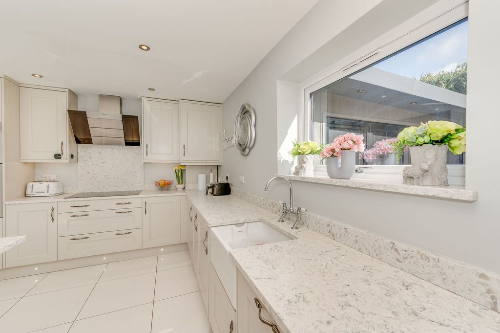 Property photo 2 of 53