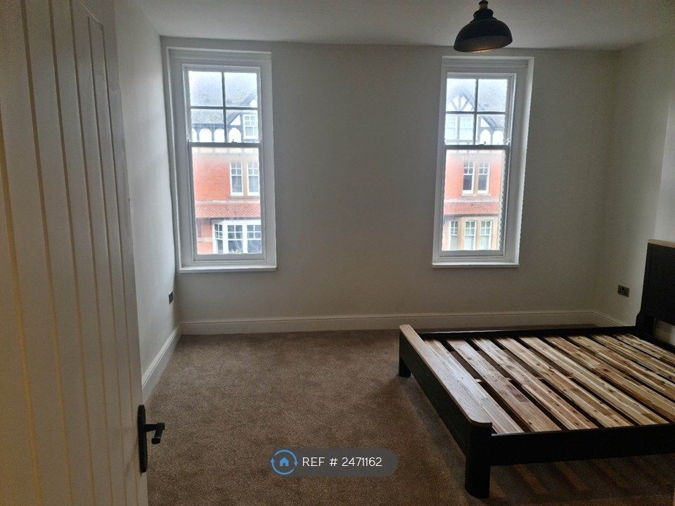 Property photo 3 of 16 Main Bedroom