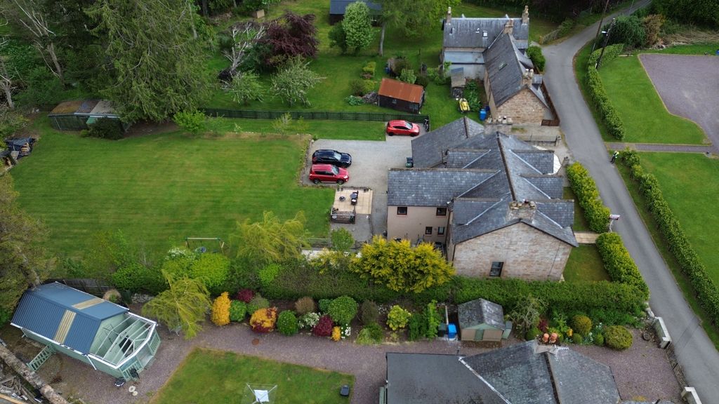 Property photo 3 of 25