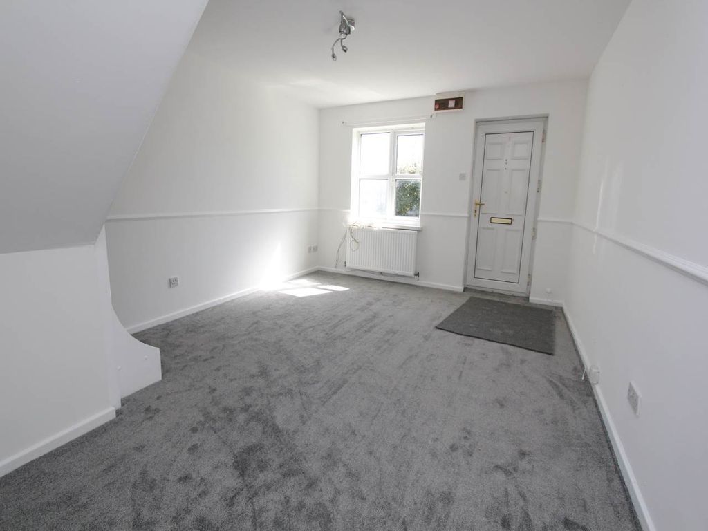 Property photo 2 of 9 Living Room i