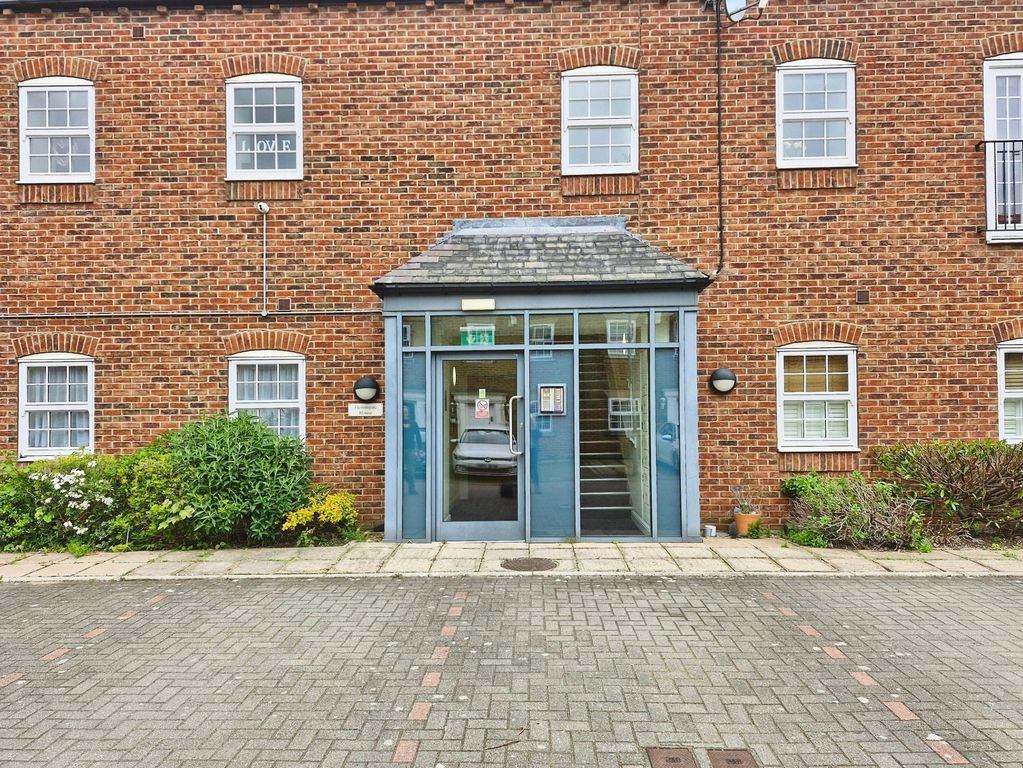 Property photo 2 of 13