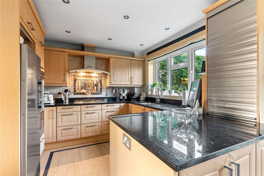 Property photo 2 of 25 Picture No. 04