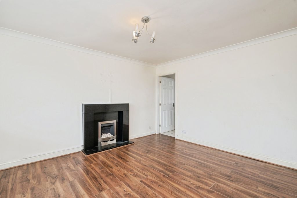 Property photo 2 of 17 Photo