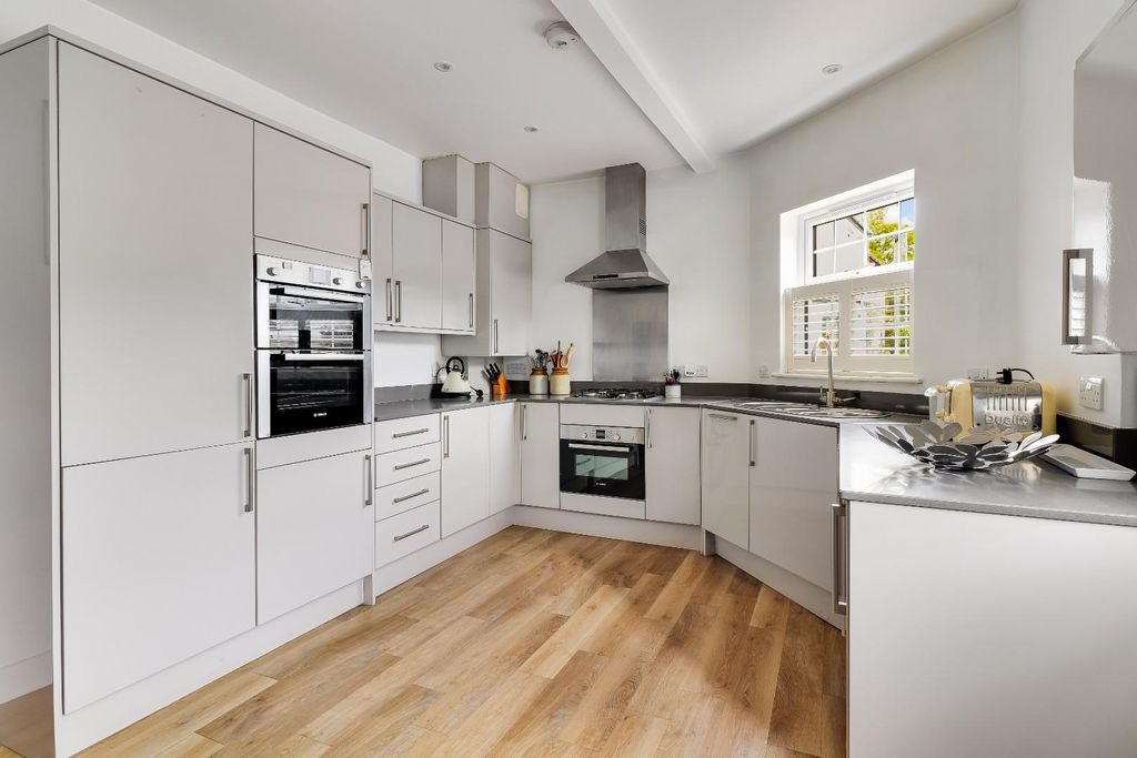 Property photo 2 of 17 Img (1).Jpg