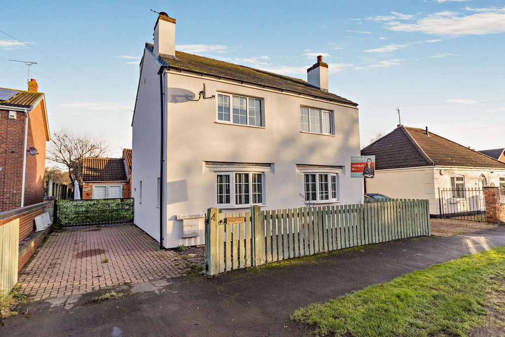 Property photo 2 of 26