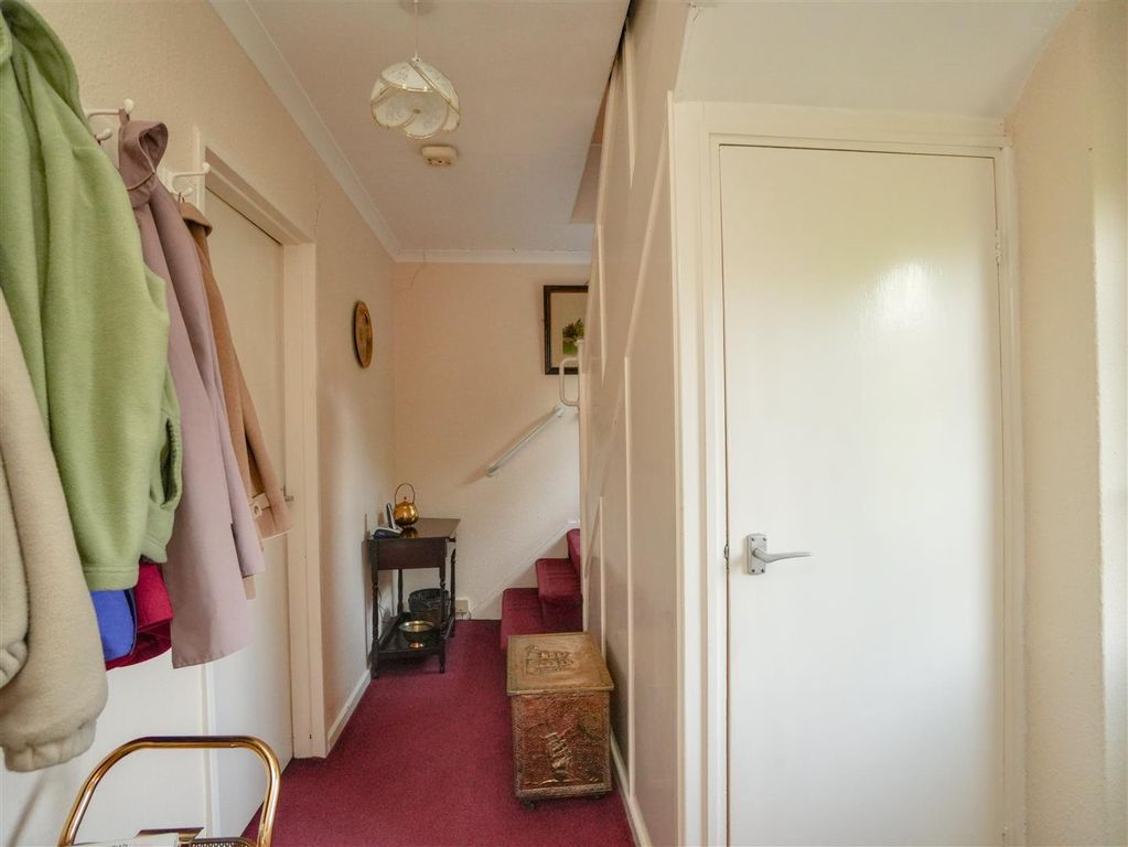 Property photo 2 of 22 Hallway